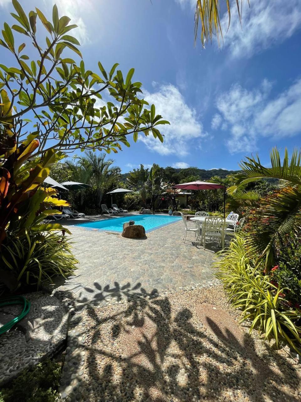 La Digue Holiday Villa Exterior photo