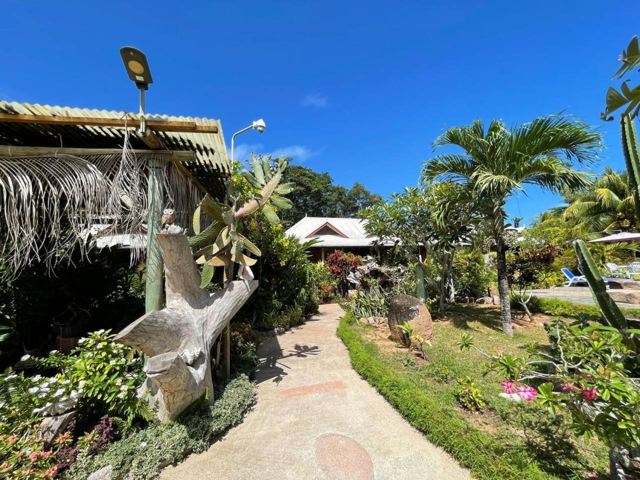 La Digue Holiday Villa Exterior photo